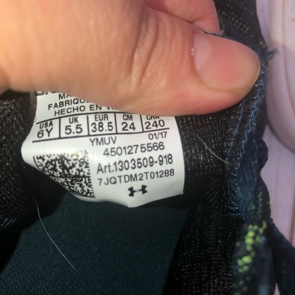 UNDER ARMOUR Kick It 2 Low Utility GS Sneaker Sz 7.5 - Picture 14 of 14